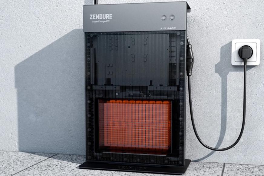 Der Zendure AIO 2400 Balkonkraftwerk Speicher heizt sich bei Minusgraden mit einer integrierten Heizung auf.